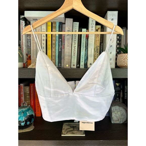 NWT Superdown x Revolve Gene Satin Top in White Size Small - Picture 3 of 6